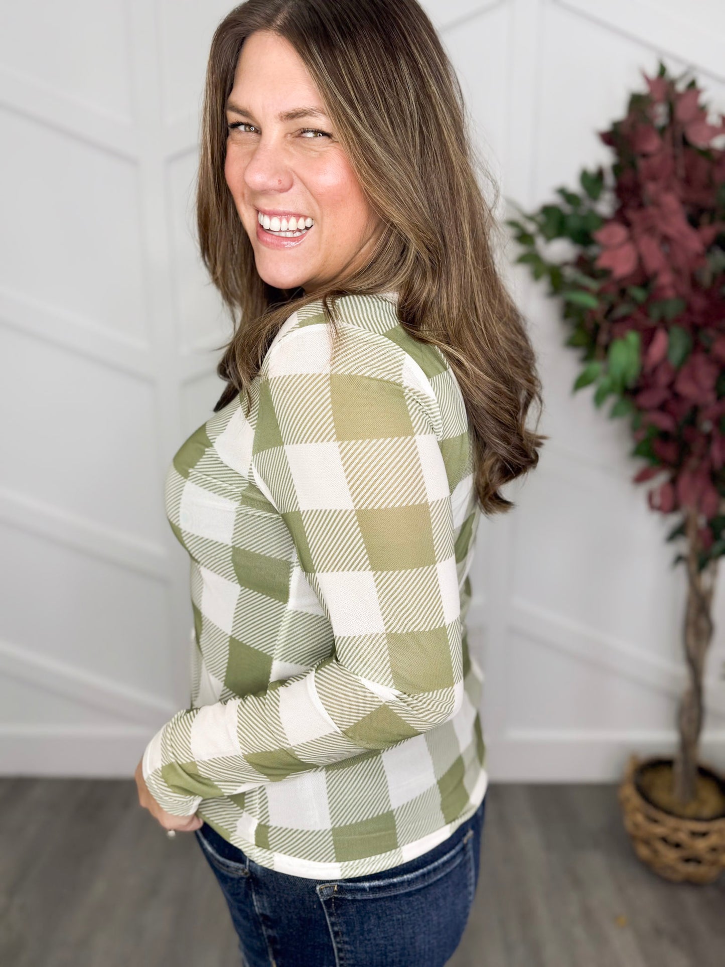 Reg/Plus-Plaid Crush Mesh Top