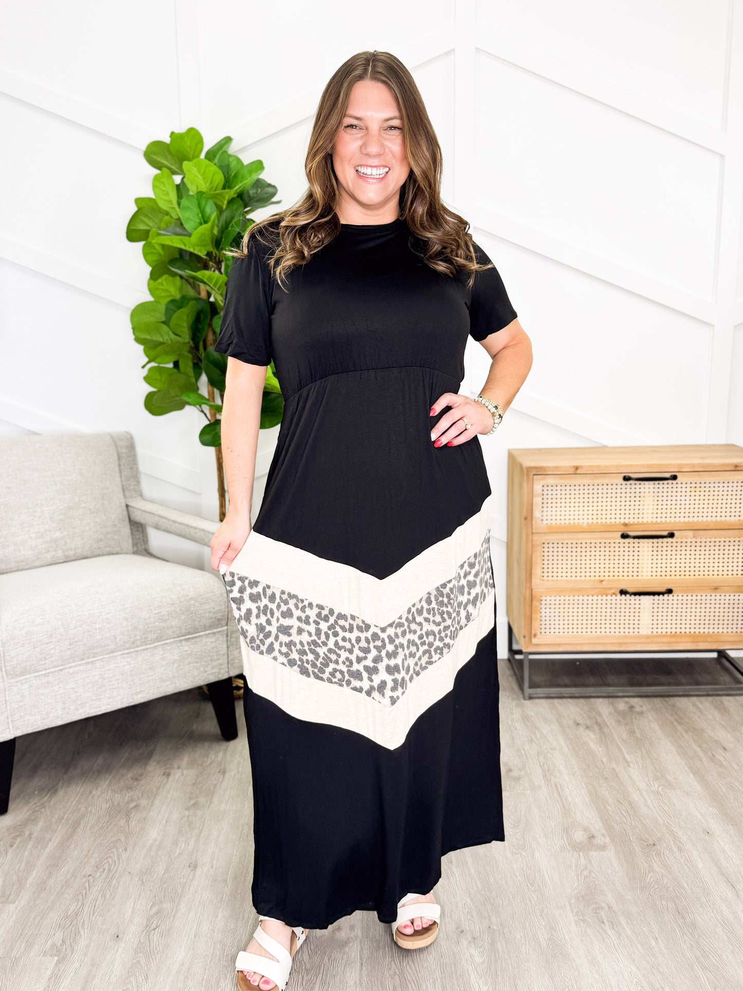 Reg/Plus-Chasing Chevron Dress
