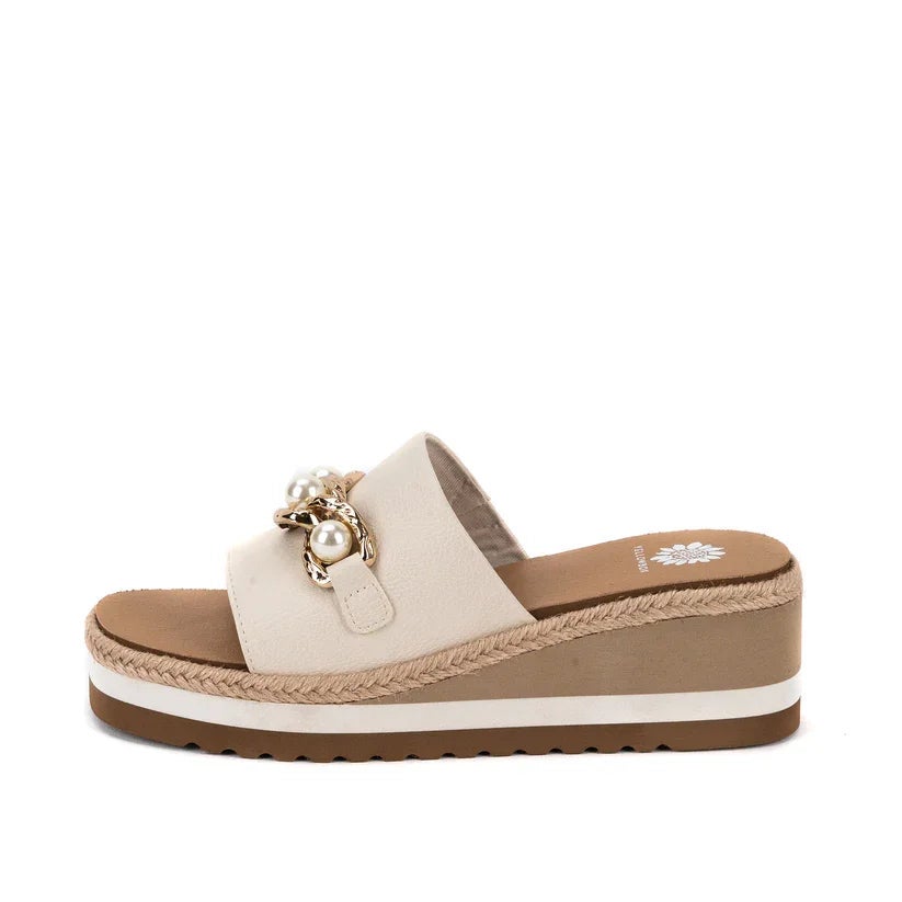 Ivory Adelfia Sandal By Yellow Box