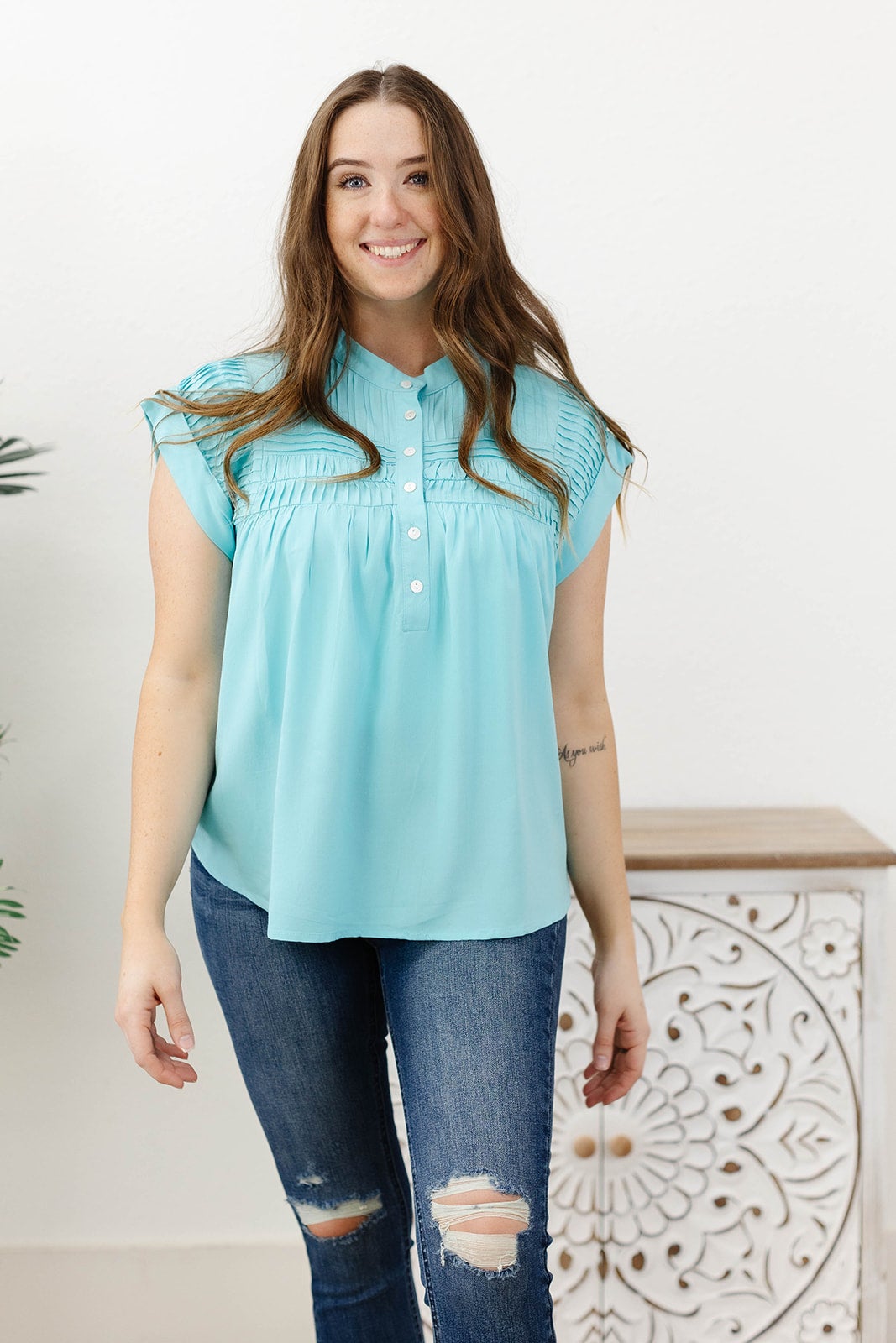 Reg/Plus Under The Table Solid Color Button Down
